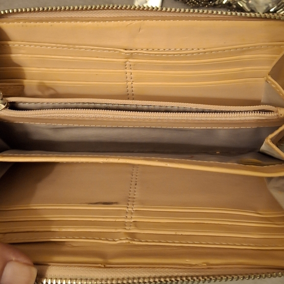 Coach Accordion Zip Wallet with Dangling Heart Charm in Signature Jacquard. - Picture 10 of 12
